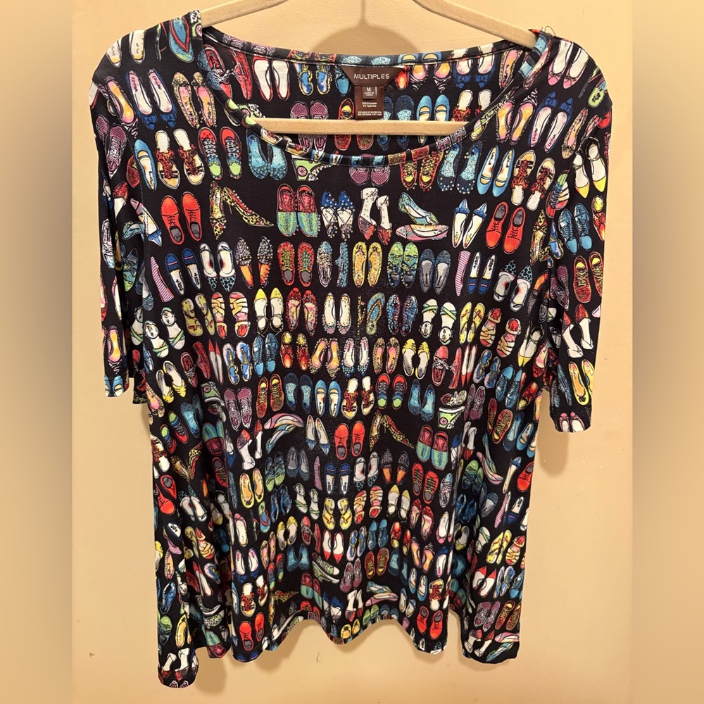 👠🩴👡🥿👠 Multiples Fancy Shoes Swing Tunic Top Women’s Medium - Picture 1 of 9